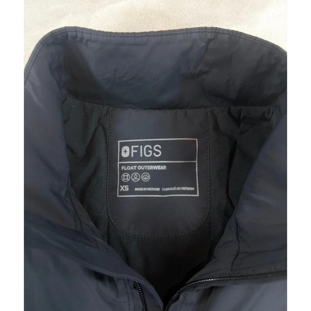 FIGS Mens Scrub Top On-Shift Float Bomber Vest XS